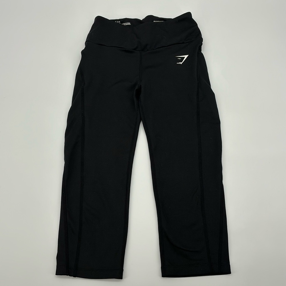 Gymshark Women's black‎ cropped legging size Small